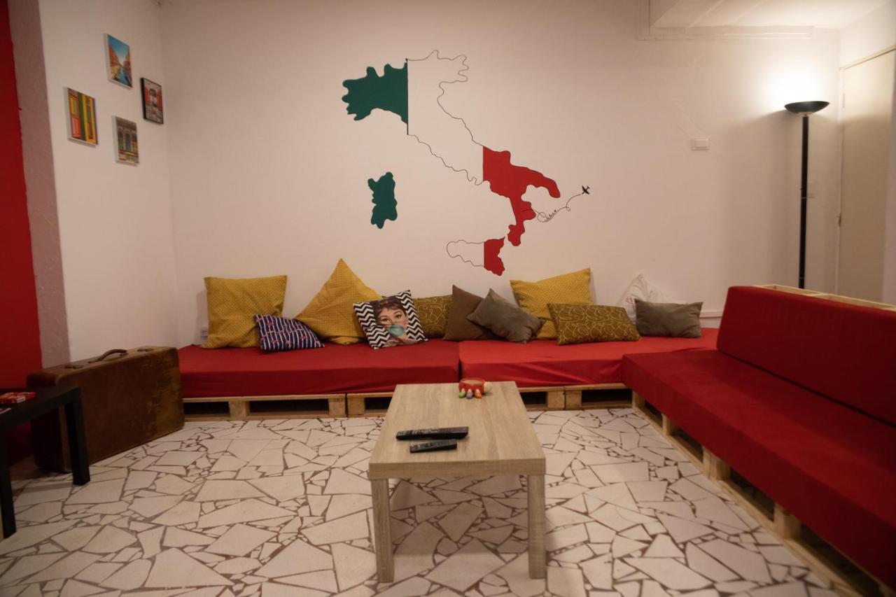 Calabria Na Madalena Junto A Alegria Da Albergue São Paulo